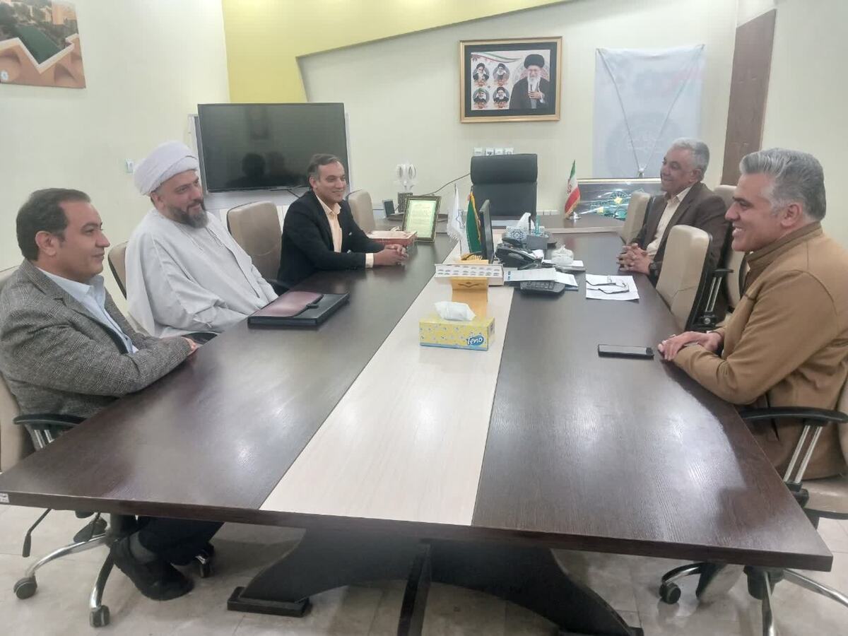 نقش فرهنگی دانشگاه آزاد در شهرستان انار؛ کلنگ احداث چایخانه امام رضا (ع) زمین خورد نقش فرهنگی دانشگاه آزاد در شهرستان انار؛ کلنگ احداث چایخانه امام رضا (ع) زمین خورد