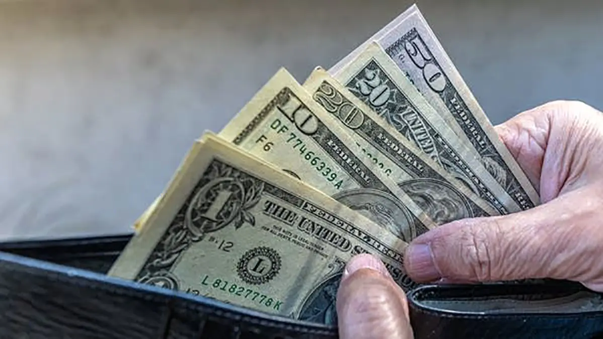 قیمت دلار امروز دوشنبه 8 دی 1404