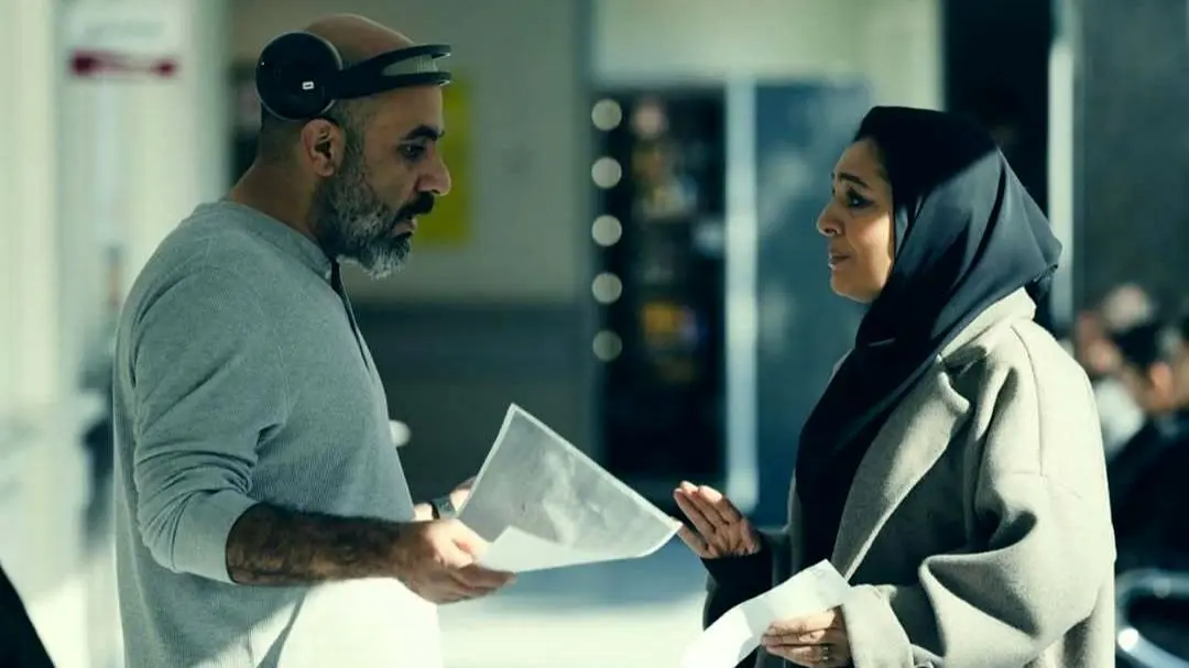 طبق عادت در دادگاه چادر سر ساره بیات کردیم ولی دوستان قوه قضائیه گفتند نیازی به چادر نیست! قوه قضائیه اسمش بزرگه، ترسناکه درحالی که… طبق عادت در دادگاه چادر سر ساره بیات کردیم ولی دوستان قوه قضائیه گفتند نیازی به چادر نیست! قوه قضائیه اسمش بزرگه، ترسناکه درحالی که…