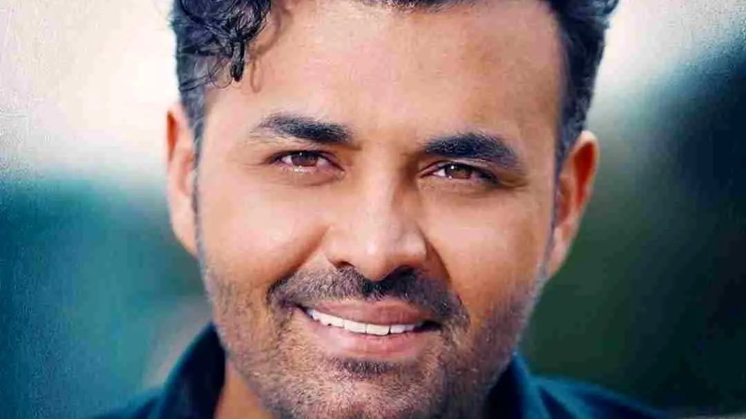 دانلود آهنگ باشکوه میثم ابراهیمی / واسه همیشه عشقمو به دلت میدوزمش / کیفیت بالا + متن کامل