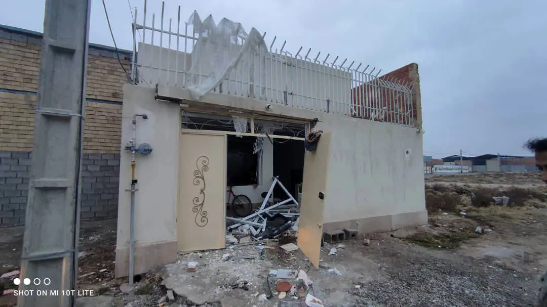 نشت گاز پیک‌نیک در تبریز باعث انفجار خانه شد / مصدومان به بیمارستان منتقل شدند