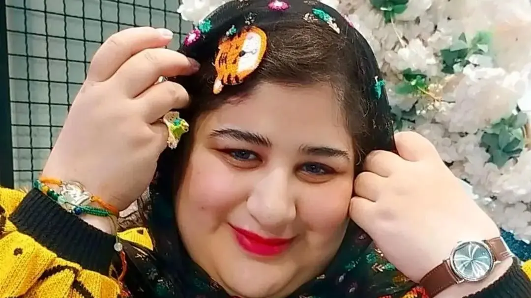 آرزوهامو مینویسم میزارم لای قرآن / یکماه پیش …