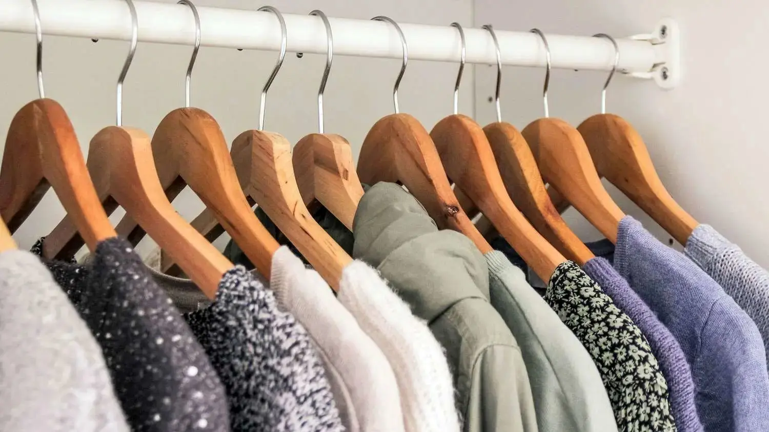 چگونه با 3 سوال ساده لباس‌ های خود را مرتب کنیم؟
