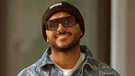 دانلود آهنگ منو واسه رویات میخواستی از آرمین زارعی