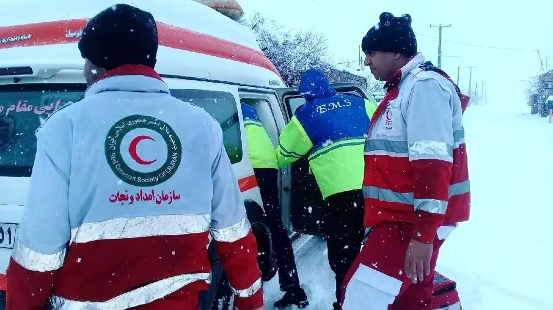 امدادرسانی به بیش از ۱۰ هزار نفر در پی بارش برف و کولاک