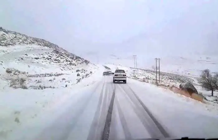 آخرین وضعیت ترافیکی و جوی محورهای کشور/ بارش برف و باران در شمال و مسدود شدن چند محور شریانی آخرین وضعیت ترافیکی و جوی محورهای کشور/ بارش برف و باران در شمال و مسدود شدن چند محور شریانی