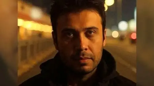 دانلود آهنگ محسن چاوشی / ماه و خورشید من دورت میگردم