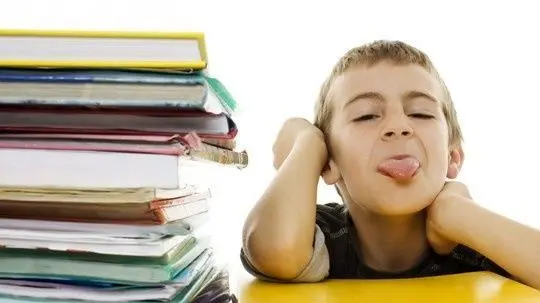 خلاقیت خنده دار دانش آموز ایرانی در پاسخ به برگه امتحانی تاریخ حماسه آفرید/ لعنتی خودش میدونه چیکار کرده