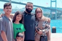 هادی بهترین مرد روی زمین است / خانوادش سورپرایزش کردن / اشک گرگ پارسی در اومد