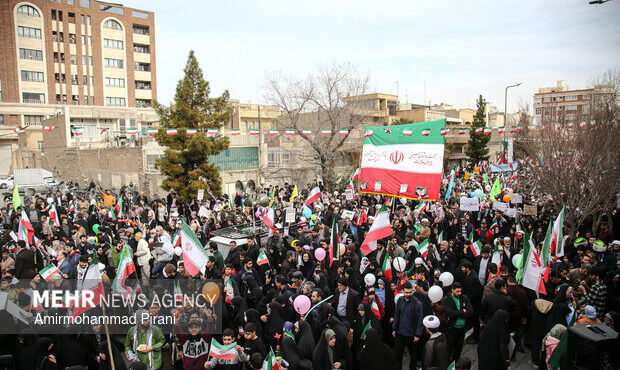 نگاهی متفاوت از ایستادگی ملت در سالگرد پیروزی انقلاب – آفتاب نو |  اخبار ورزشی