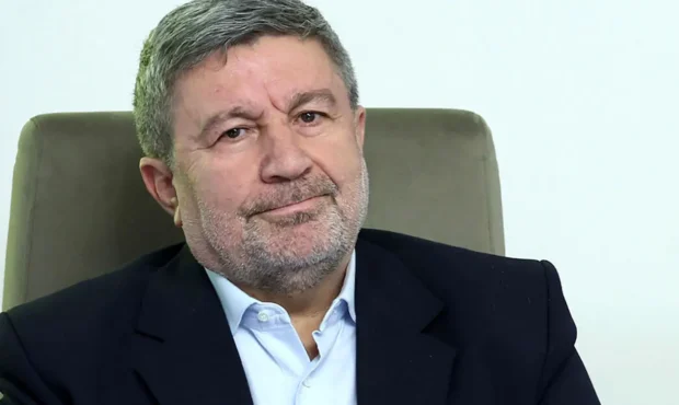 شعار دولت در هفته دهه فجر / عدالت را برای همه مردم ایران خواستاریم