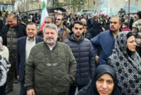 عهد مردم با انقلاب چنان استوار است که فشار دشمنان و مشکلات اقتصادی نمی‌تواند آن را تضعیف کند