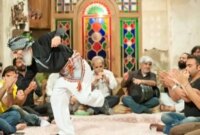 این کوزه چو من عاشق زاری بوده است