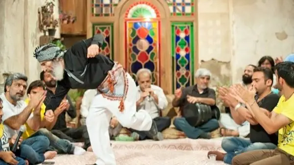 این کوزه چو من عاشق زاری بوده است