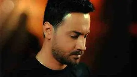 دانلود آهنگ اشکام میریزه دست خودم نیست از سامان جلیلی + متن کامل