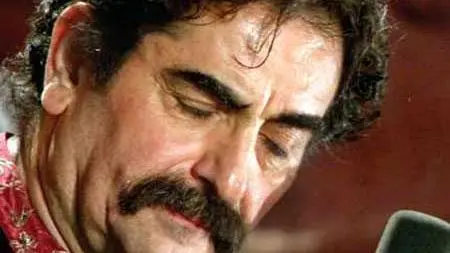 دانلود آهنگ میگذرد کاروان با صدای شهرام ناظری