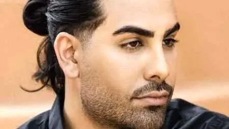 دانلود آهنگ «آسمون» مجید رضوی / یه جوری دست پر عاشقتم خب دلم بهت قرصه