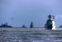 جان باختن تفنگدار آمریکایی پس از سقوط از ناو «یو‌اس‌اس ایوو جیما» در کارائیب