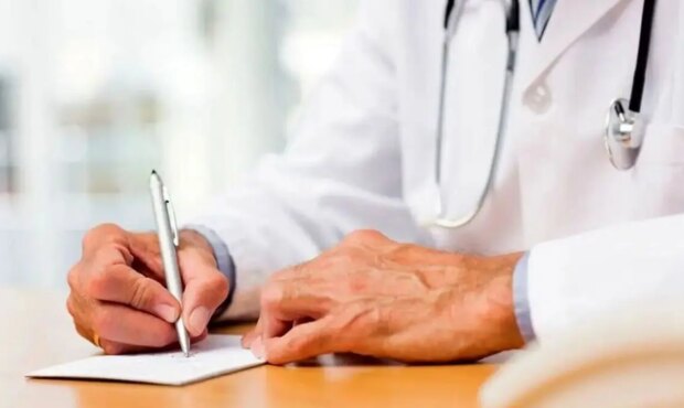 بیش از ۵۰ درصد ظرفیت رشته‌ های حیاتی تخصصی پزشکی خالی مانده است